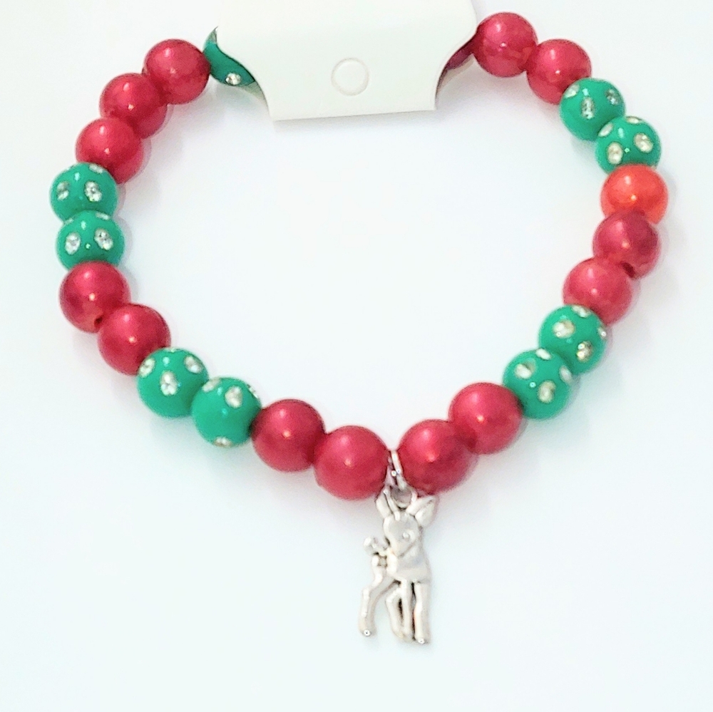 261C91. Red & Green Bracelet with a Reindeer Charm